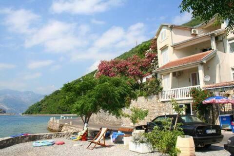 Apartmani Vesna Tivat Buitenkant foto